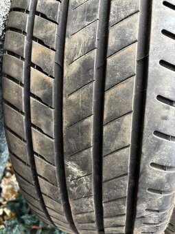 BRIDGESTONE Alenza 245/50 R19 - 9