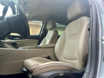 Predám pod cenu Opel Insignia v luxusnej výbave - 9