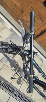 Starší horský bicykel - 9