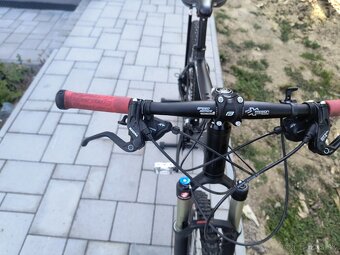 CUBE LTD 18" - 9