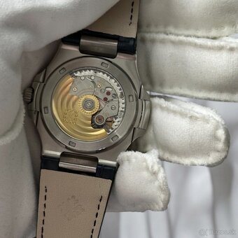 Patek Philippe Nautilus Blue/Diamond - 9