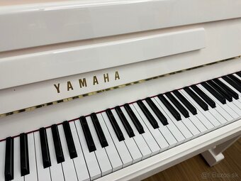 Piano Yamaha (silent) - 9