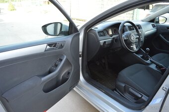 VOLKSWAGEN JETTA 1,6TDI 77kW 83586km SLOVENSKÉ - 9