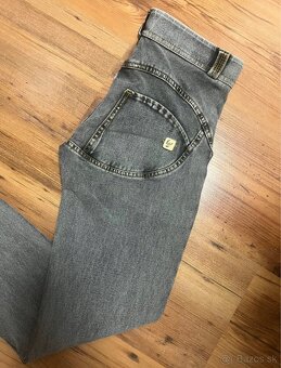 RÔZNE FREDDY JEANS - 9