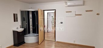 Administratívna budova v centre mesta - 9