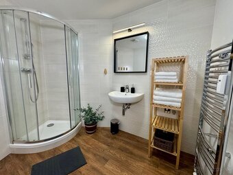Veľkometrážny 3-izbový mezonetový apartmán v Bešeňovej - 9