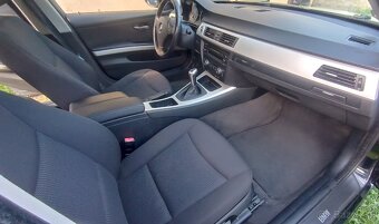 BMW E91 318d. Som 2. majiteľ, auto mám 8 rokov. - 9