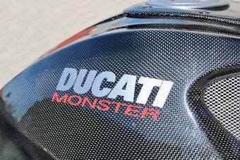 Ducati Monster 1100S - 9