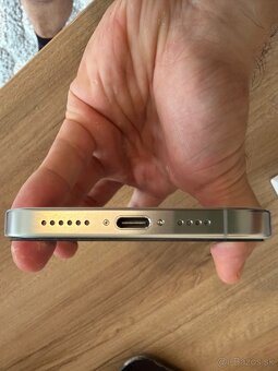 iPhone 16 Pro Max 512gb v záruke do 2027 - 9