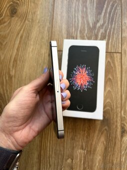 iPhone SE (1. generácia) – čierny, 64 GB - 9