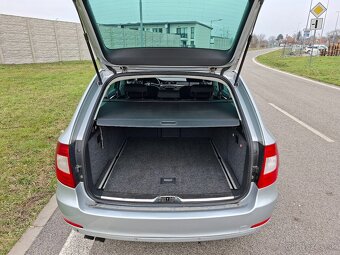 Škoda Superb Combi 2.0 TDI - 9