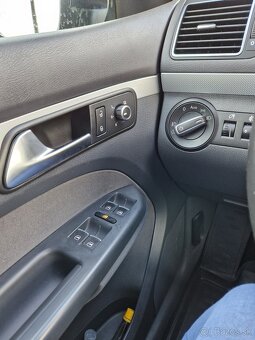 Touran 2.0 TDI 103kw výbava Match - 9