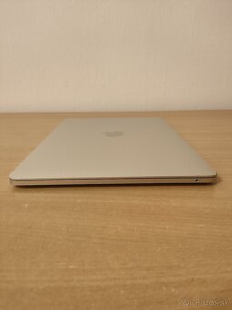 MacBook Pro 2017 | i5 • 16GB • 256GB SSD - 9