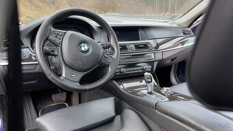 BMW F11 530XD - TIEFSEEBLAU METALLIC (A76) Bradatá Garáž - 9