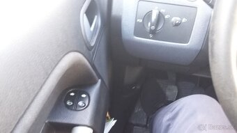 FORD FUSION 1.4i 2010 - 9
