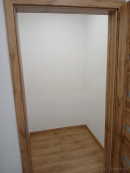 Krásny veľký 2 izbový byt s balkónom. - 9