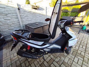 Skúter MAXON ARDOUR 125 biely + prilby - 9