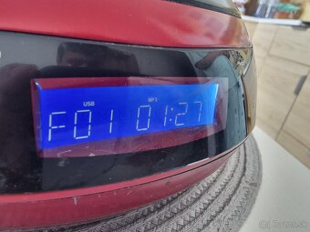 Predáme malé praktické rádio zn. Hyundai CD,USB - 9