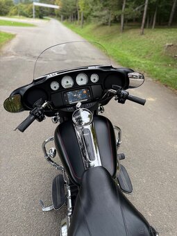 Harley Davidson Street Glide - 9