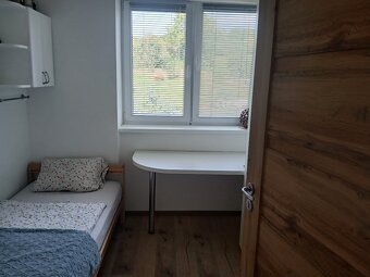 Prenajmem velky 130m2 byt so zahradkou v dvojdome Marianka - 9