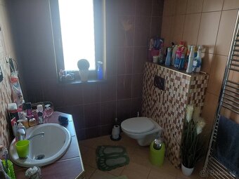 Predaj rodinného domu s garážou, záhradou a terasou – pozemo - 9