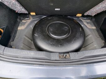 Toyota Auris 1.6 Valvematic Benzín - Plyn - 9