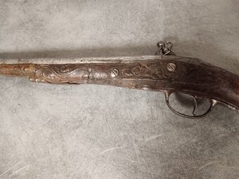 Starožitné pištole pušky - 9