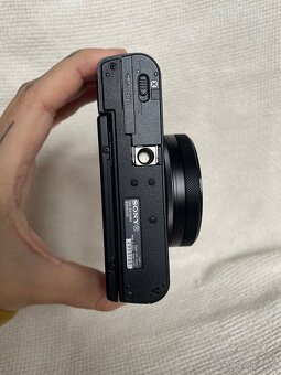 Sony Cyber-shot RX100 Mark IV - 9