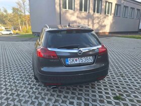 Opel insignia country tourer 2.2cdti 118 kw - 9