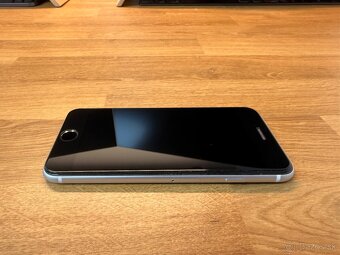 iPhone SE 2020 128GB - 9