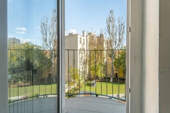 Priestranný 3-izbový byt s historickým šarmom v Starom Meste - 9