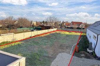 Na PREDAJ Slnečný, stavebný pozemok ,oplotený v obľúbene - 9