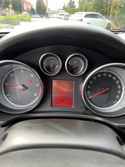 Opel Insignia ST 2.0 CDTI, AUTOMAT, NOVÁ STK - 9