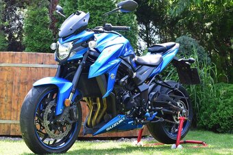 SUZUKI GSX-S 750 - 9