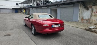 Jaguar XK8 V8 Convertible - 9