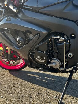 SUZUKI GSXR 750 - 9