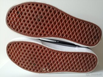 VANS 41 - 9