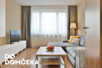 DO DOMČEKA | Vzdušný a kompletne zrekonštruovaný byt s balkó - 9