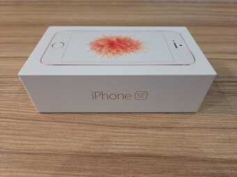 Apple iPhone SE (2016) - 9