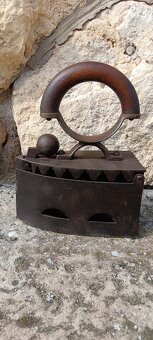 Žehlička, bábovka, misa, tanier.. - 9