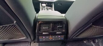 Volkswagen Touareg R-Line, luxusné a bezpečné SUV - 9