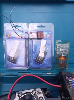 RC vetroň 1800mm + quadrokoptera + ovladac - 9