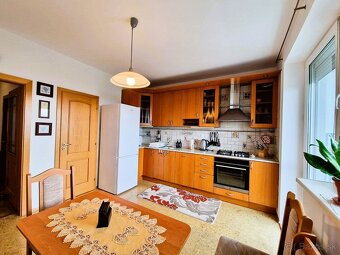 Predaj veľkorysý 3 izbový zariadený byt 87,6 m2 s parkovaním - 9