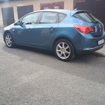 Opel Astra 1.4 turbo 103kw - 9