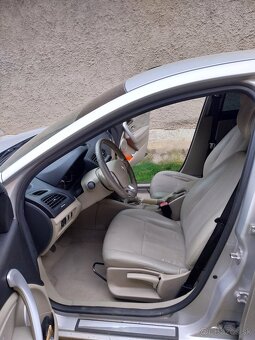 Renault Fluence 1.5 dci 78 kw - 9