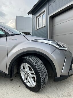 Toyota C-HR 1.8i Hybrid 2022 - 9