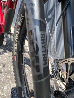 Trek Slash 9.7 Cobra Blood to Magneta Fade, Carbon - 9