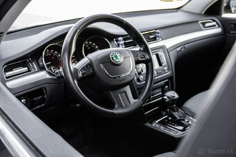 Škoda Superb Combi 2.0 TDI CR 170k Elegance DSG - 9