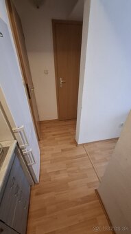 Svetlý 2i byt s loggiou a pivnicou v Ružinove - 9