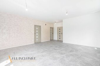 ALL INCLUSIVE l NA PREDAJ 3 MODERNÉ RODINNÉ DOMY V OBCI BLAH - 9